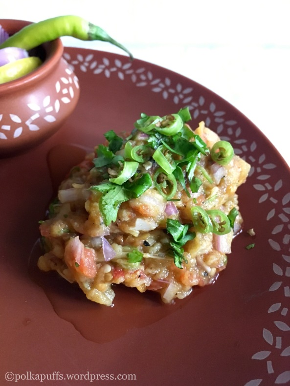 Baigan ka Bharta aur Makke ki Roti |Brinjal Mash with Maize Flour Flatbreads | Glutenfree and Vegan Polkapuffs recipes North Indian recipes Roasted brinjal recipes