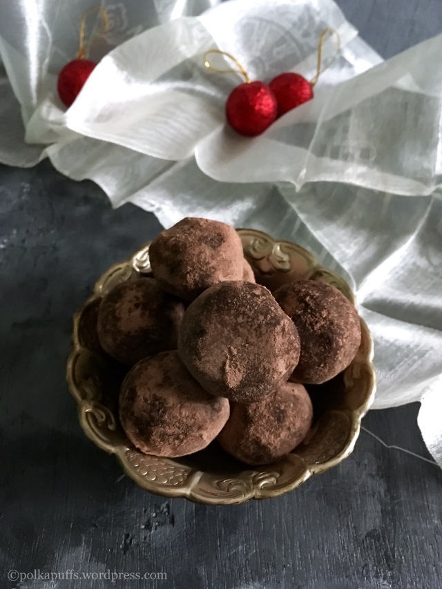 Chocolate Truffles  How to make chocolate truffles Perfect chocolate ganache recipe Polkapuffs recipes Christmas recipes